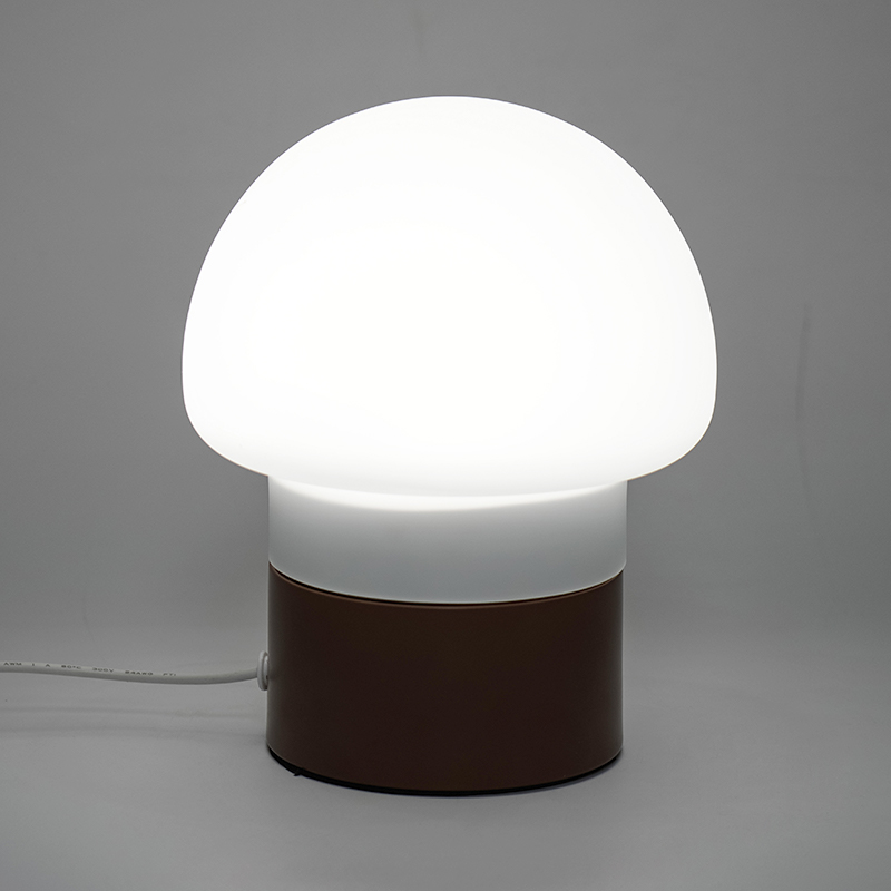 Lampa boird muisiriún faoi stiúir