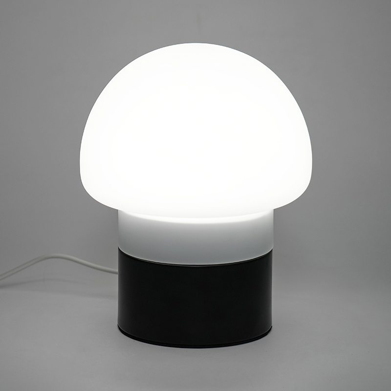 Lampa boird muisiriún faoi stiúir