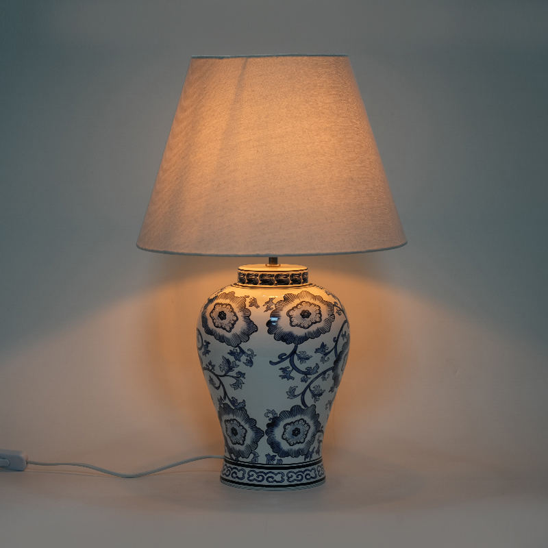 Lampa boird poircealláin gorm agus bán stíl nua Síneach