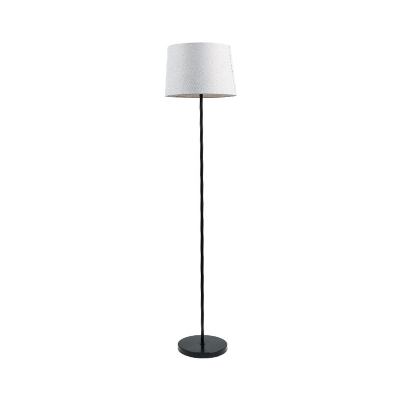 Clúdaíonn fabraic lampa urláir soilsithe cuaille díreach