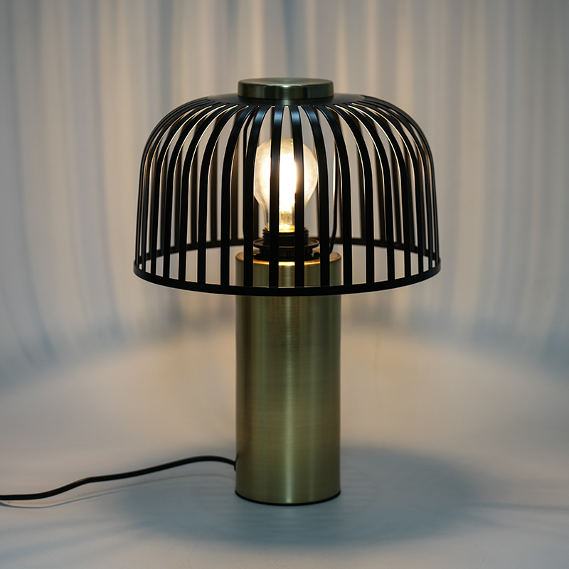 Lampa boird maisiúcháin logála iarainn iarainn