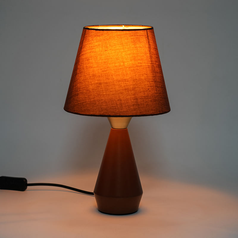 Lampa cois leapa miotail retro Eorpach