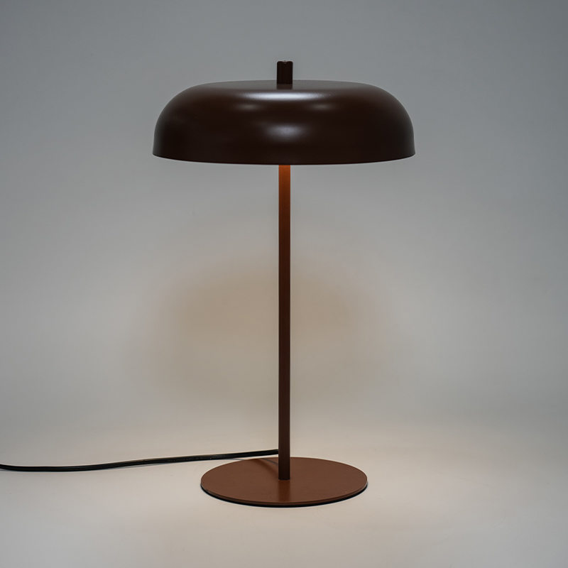 Lampa tábla miotail seanré faoi stiúir
