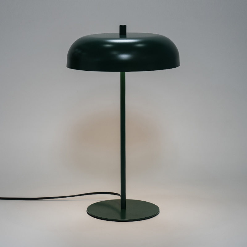 Lampa tábla miotail seanré faoi stiúir