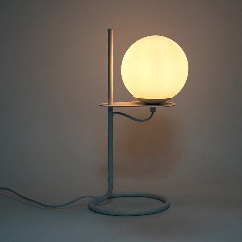 Lampa boird liathróid ghloine shimplí