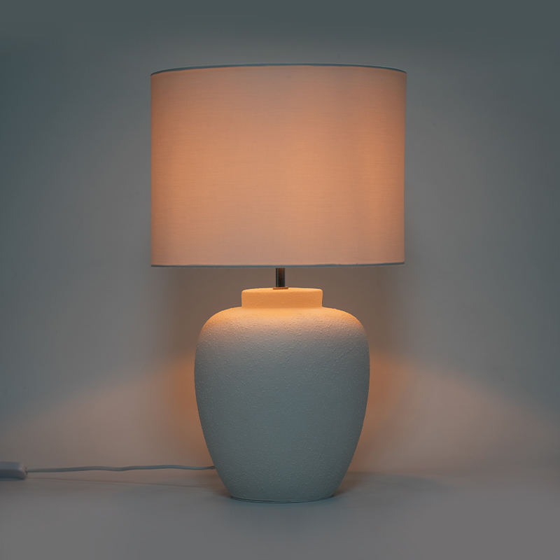 Lampa boird ceirmeach bán simplí