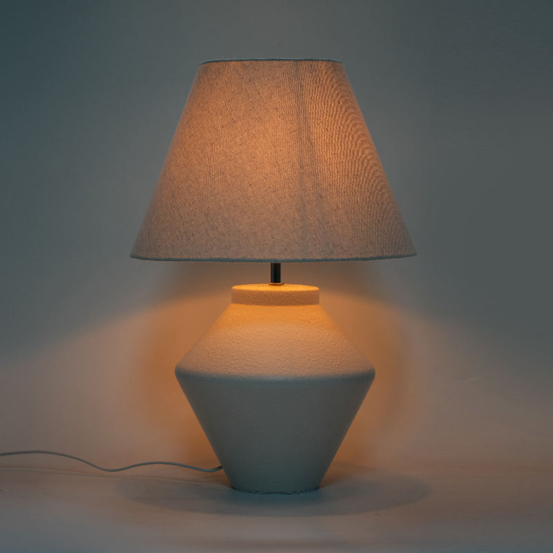 Lampa tábla ceirmeach geoiméadrach