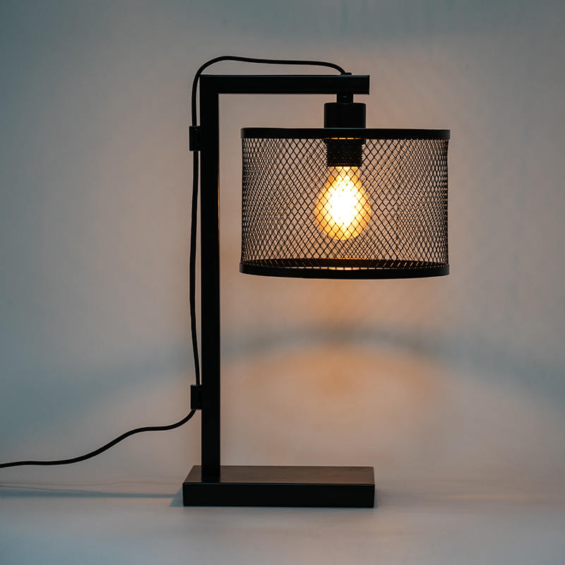 Lampa boird maisiúcháin iarann ​​saoirsithe