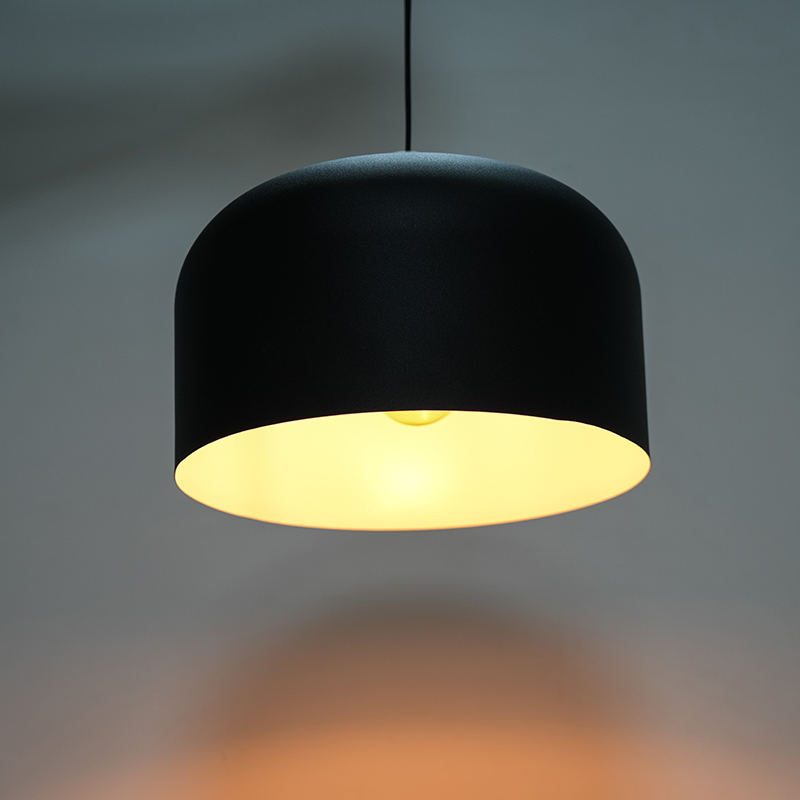 Chandelier cruinneachán miotail dubh seanré
