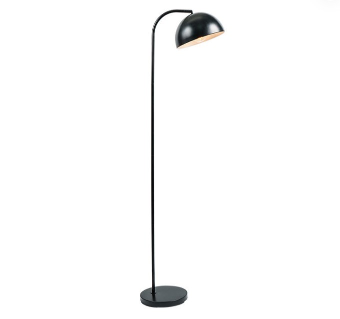 An bhfuil an lampa urláir miotail dubh sábháilte agus iontaofa le linn úsáide?
